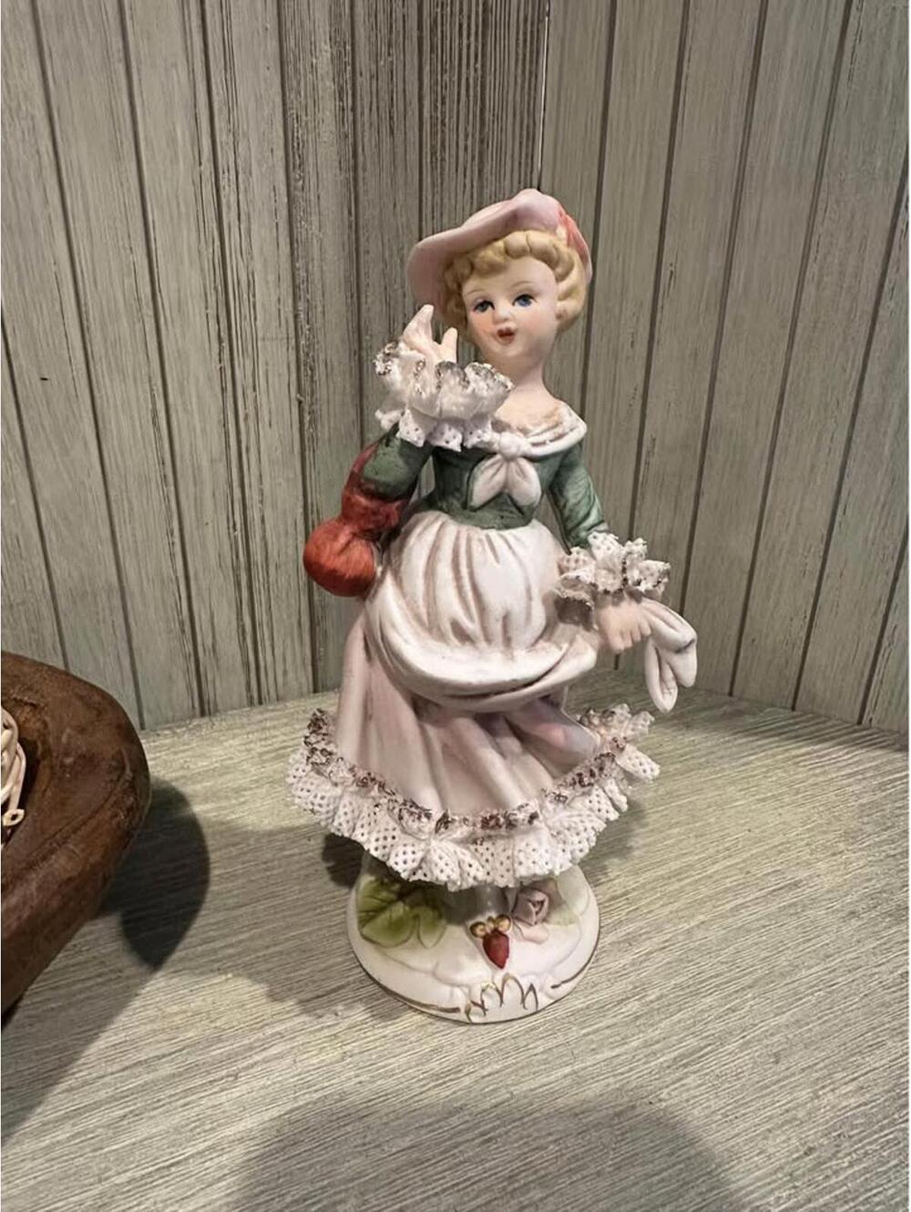 Capodimonte Figurine Girl Woman Lace Hand Painted Porcelain Bisque 6.5"